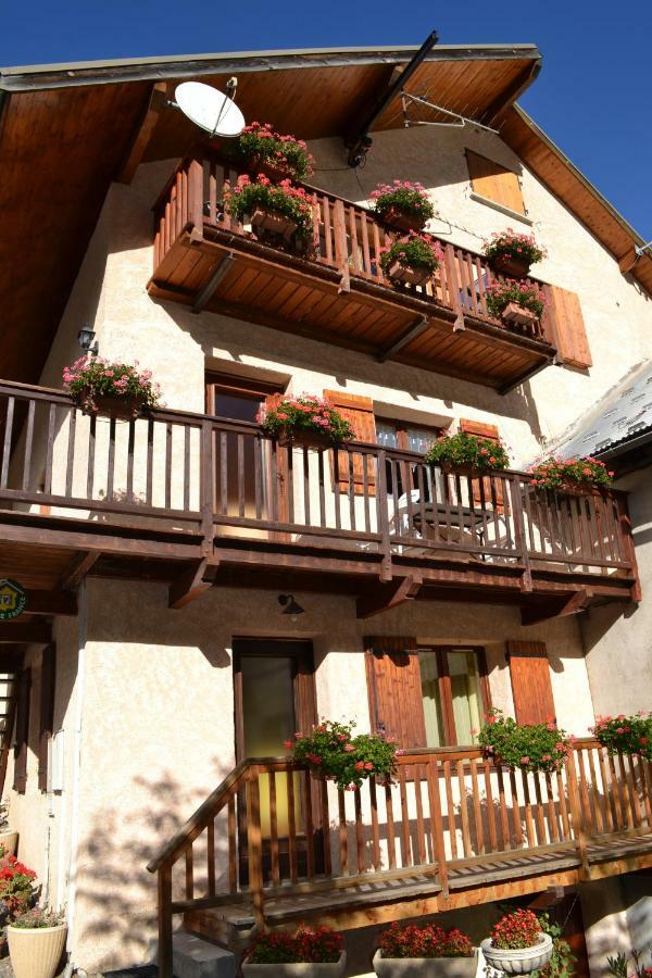 Appartement Le balcon fleuri à Freissinières Extérieur photo